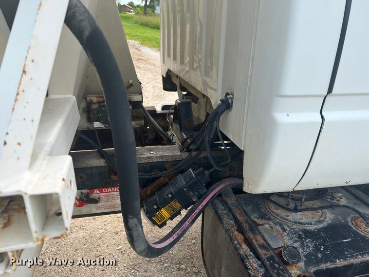 image for item KC9918 1993 GMC TopKick  applicator truck