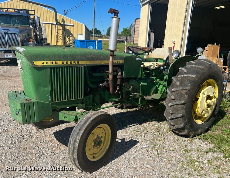 image for item KC9927 John Deere 2020  tractor