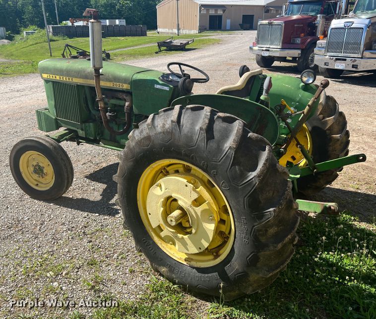 image for item KC9927 John Deere 2020  tractor