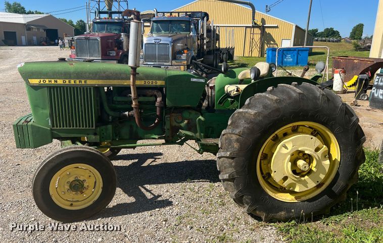 image for item KC9927 John Deere 2020  tractor