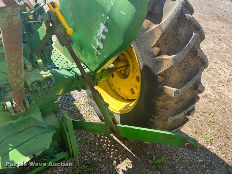 image for item KC9927 John Deere 2020  tractor