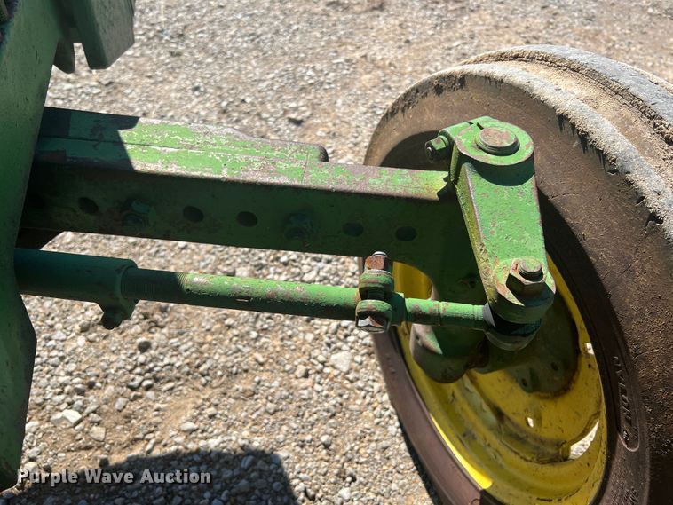 image for item KC9927 John Deere 2020  tractor