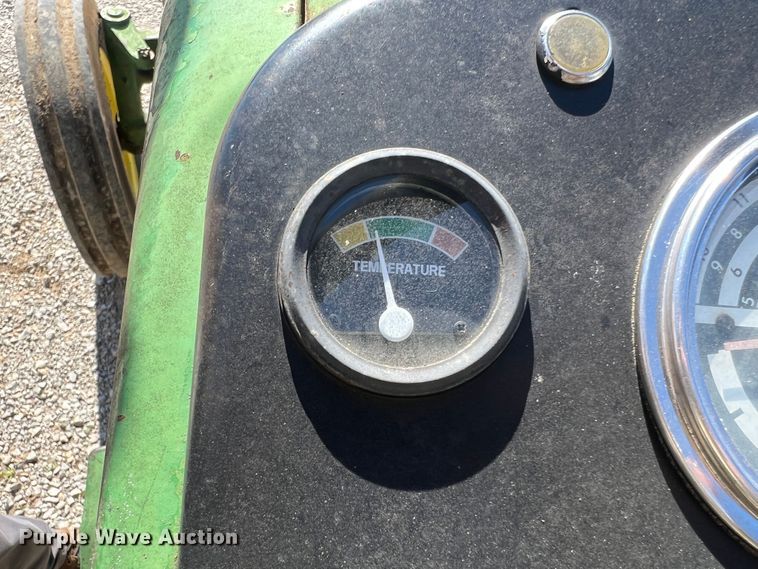 image for item KC9927 John Deere 2020  tractor