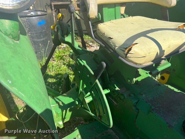 image for item KC9927 John Deere 2020  tractor