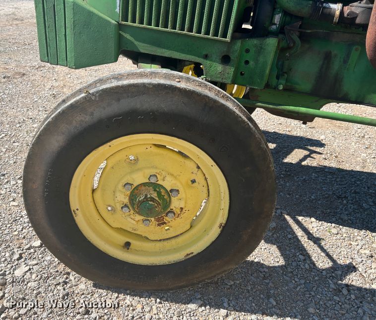 image for item KC9927 John Deere 2020  tractor