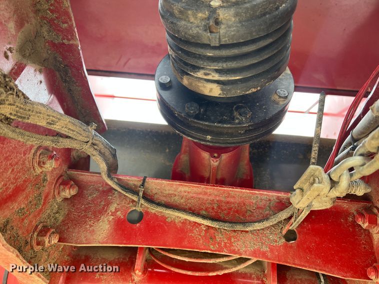 image for item KC9928 2012 New Holland BR7090  round baler