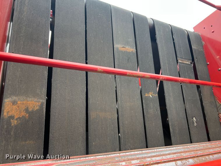 image for item KC9928 2012 New Holland BR7090  round baler