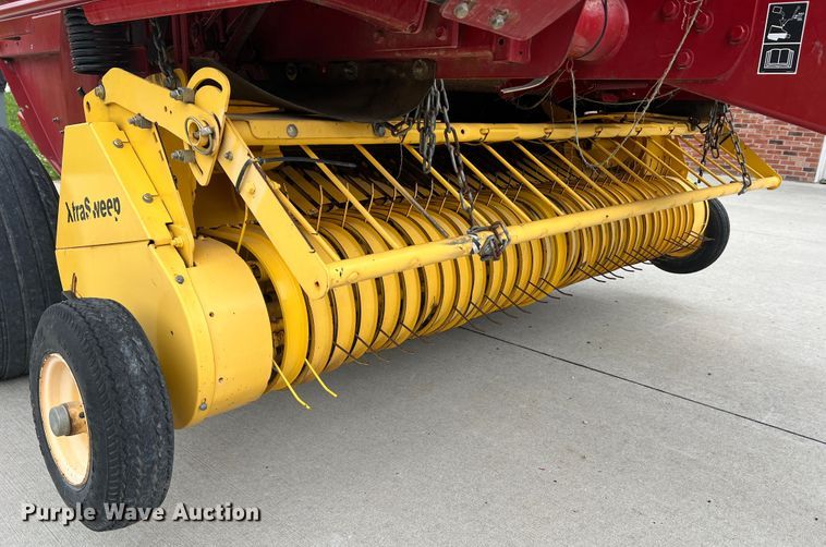 image for item KC9928 2012 New Holland BR7090  round baler