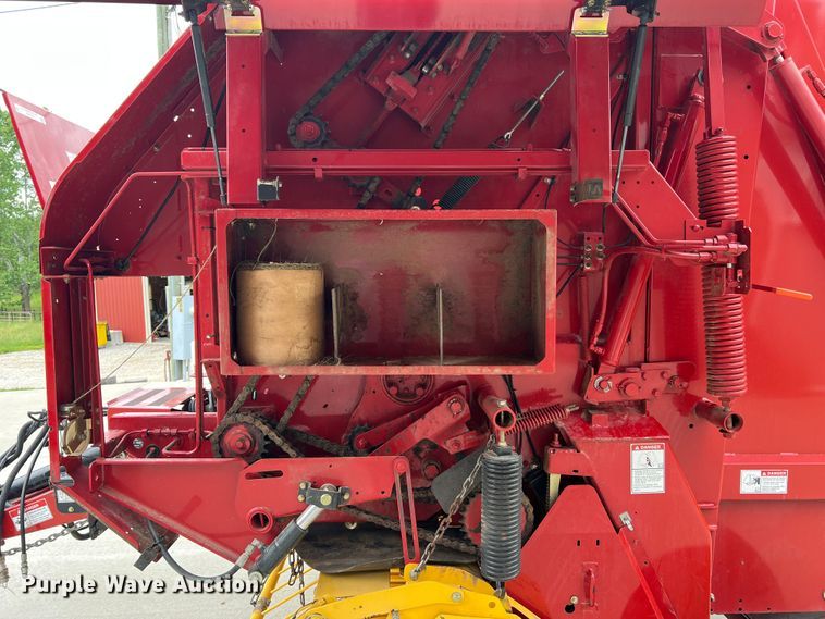 image for item KC9928 2012 New Holland BR7090  round baler