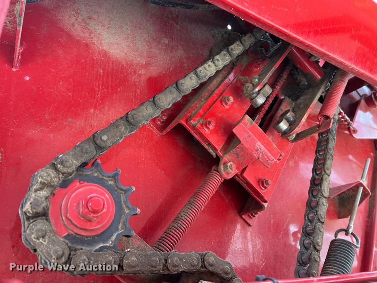 image for item KC9928 2012 New Holland BR7090  round baler