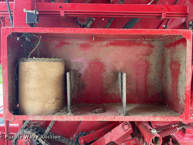 image for item KC9928 2012 New Holland BR7090  round baler