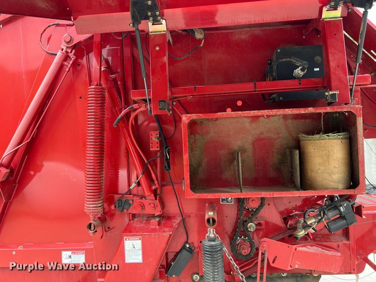 image for item KC9928 2012 New Holland BR7090  round baler