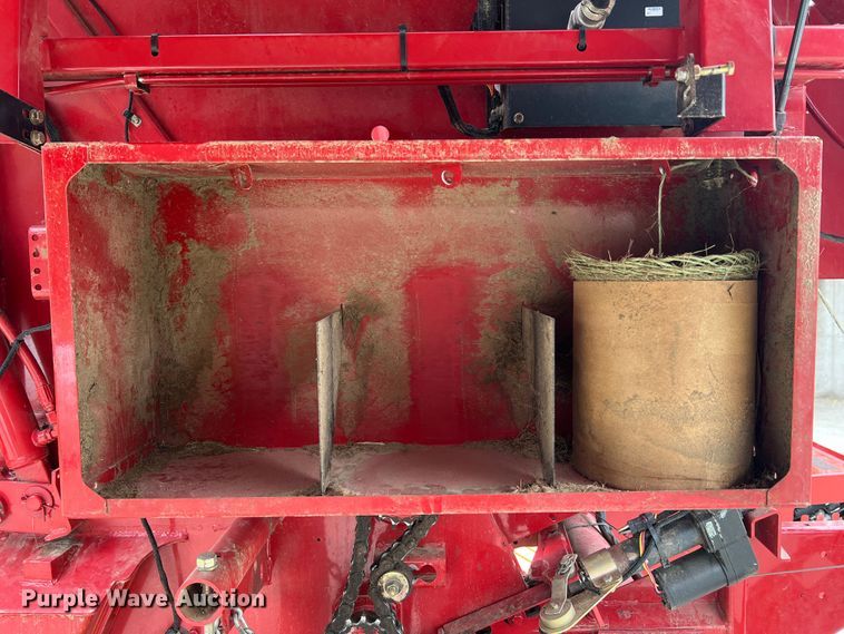 image for item KC9928 2012 New Holland BR7090  round baler