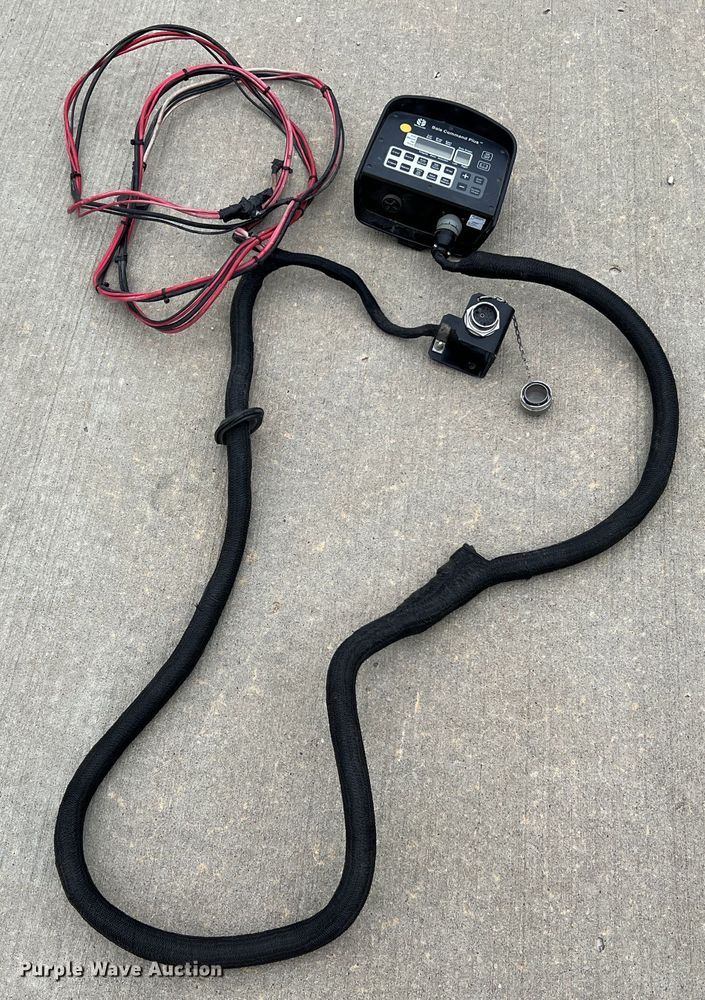 image for item KC9928 2012 New Holland BR7090  round baler