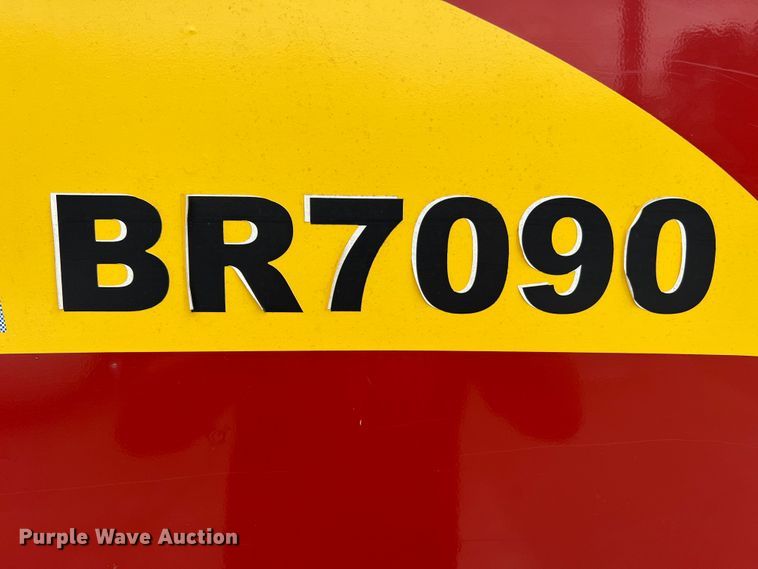 image for item KC9928 2012 New Holland BR7090  round baler