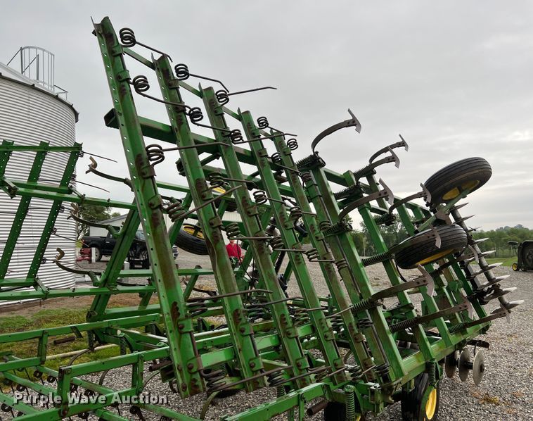 image for item KC9995 John Deere 722  mulch finisher