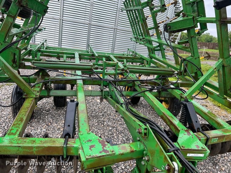 image for item KC9995 John Deere 722  mulch finisher