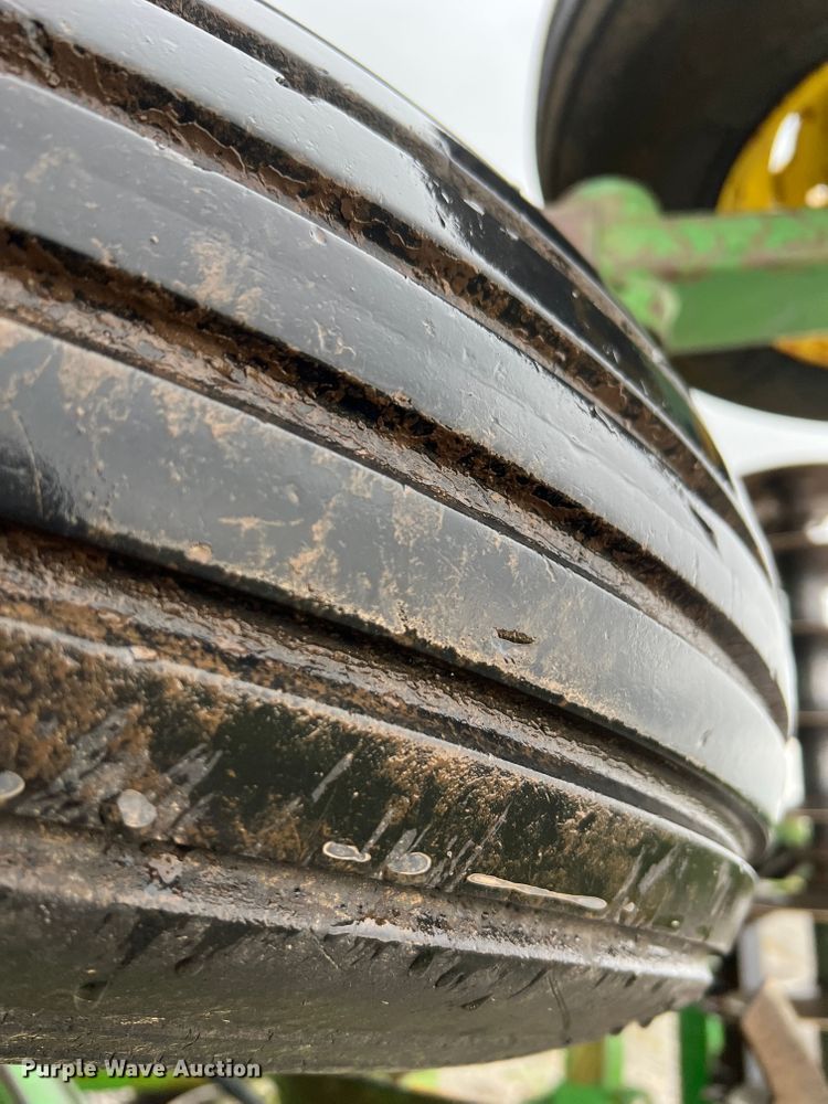 image for item KC9995 John Deere 722  mulch finisher