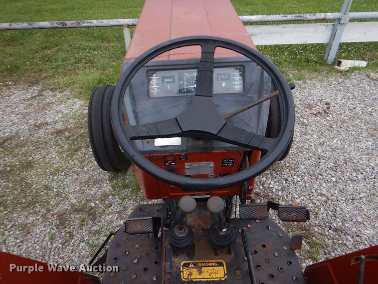 image for item KJ9902 Hesston 566  tractor