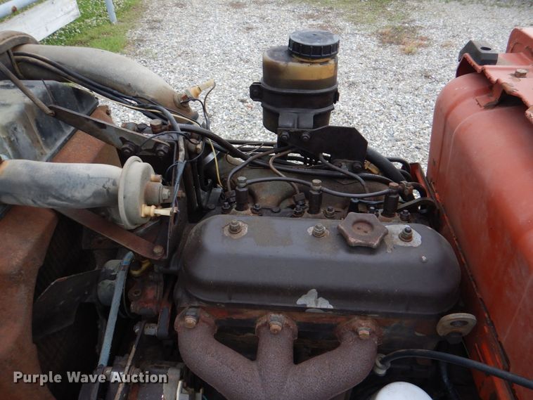 image for item KJ9902 Hesston 566  tractor