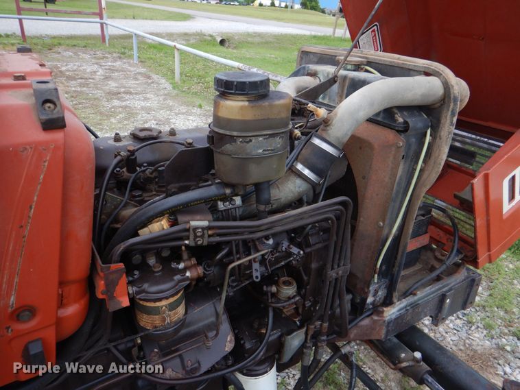 image for item KJ9902 Hesston 566  tractor