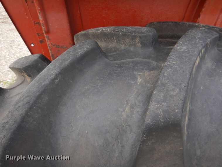 image for item KJ9902 Hesston 566  tractor