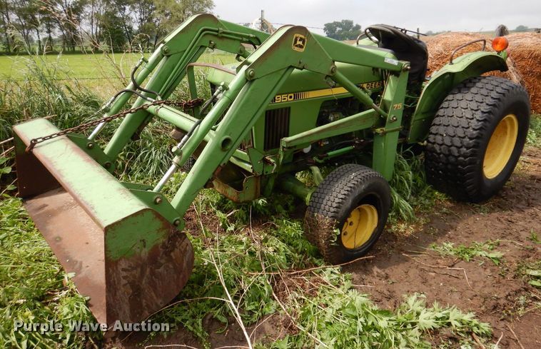 image for item KN9850 John Deere 950  MFWD tractor