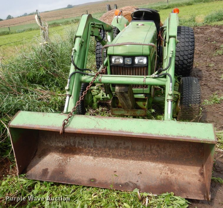 image for item KN9850 John Deere 950  MFWD tractor