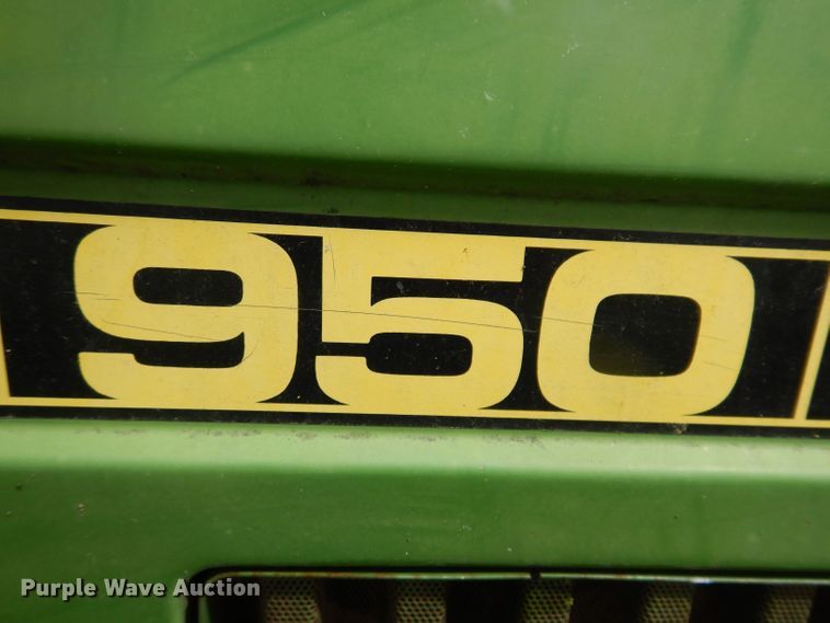image for item KN9850 John Deere 950  MFWD tractor