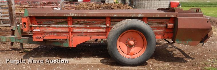 image for item KN9851 New Idea  manure spreader