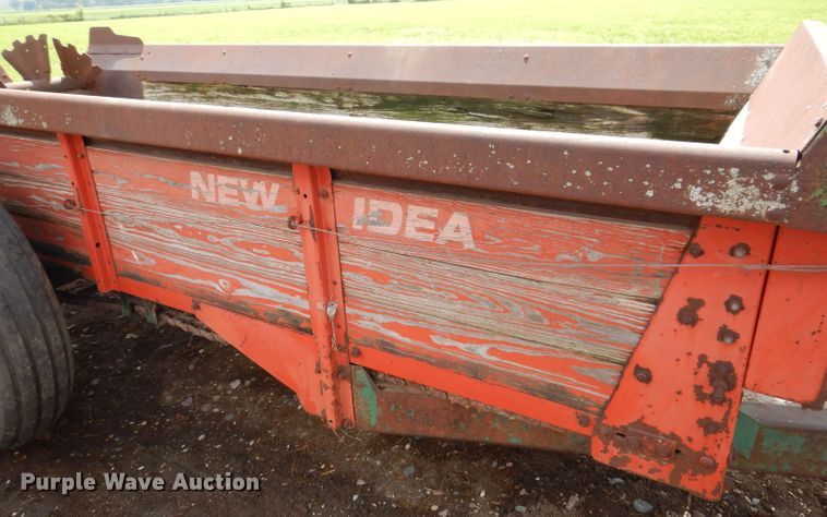 image for item KN9851 New Idea  manure spreader