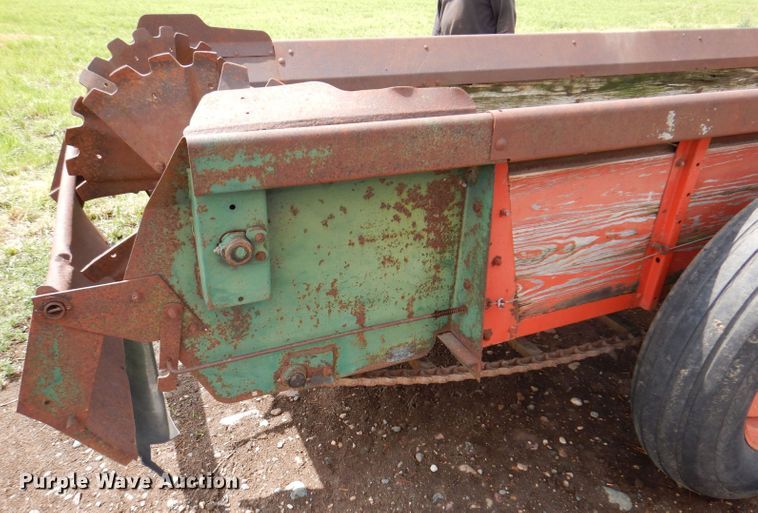 image for item KN9851 New Idea  manure spreader