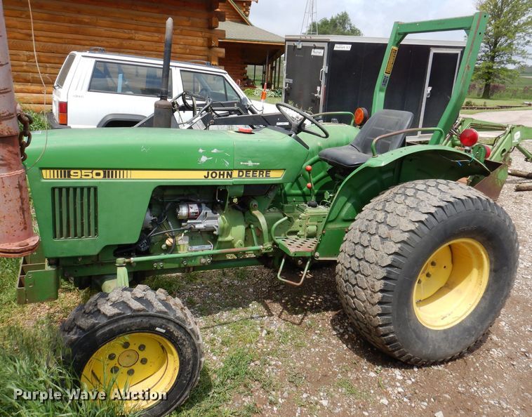image for item KN9859 John Deere 950  MFWD tractor