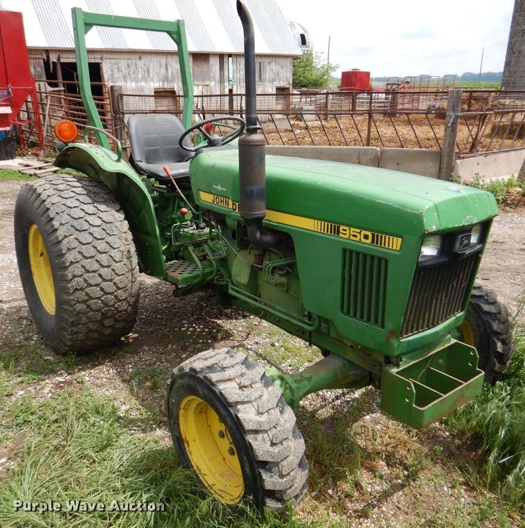 image for item KN9859 John Deere 950  MFWD tractor