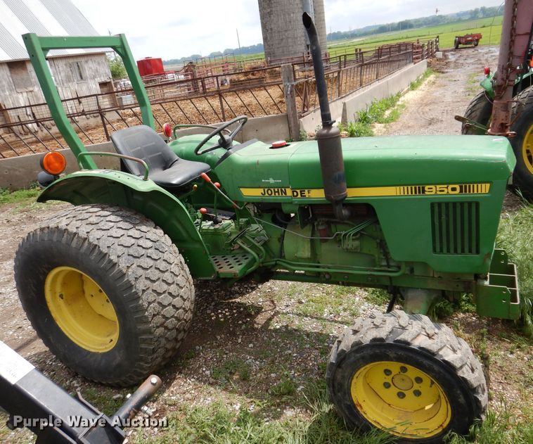 image for item KN9859 John Deere 950  MFWD tractor