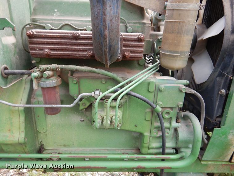 image for item KN9859 John Deere 950  MFWD tractor