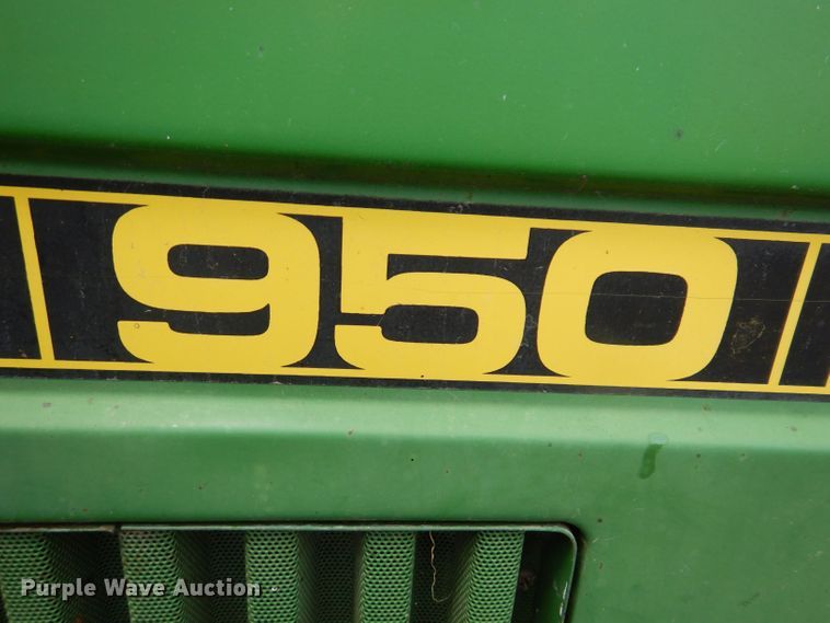 image for item KN9859 John Deere 950  MFWD tractor