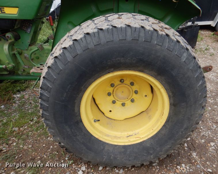 image for item KN9859 John Deere 950  MFWD tractor