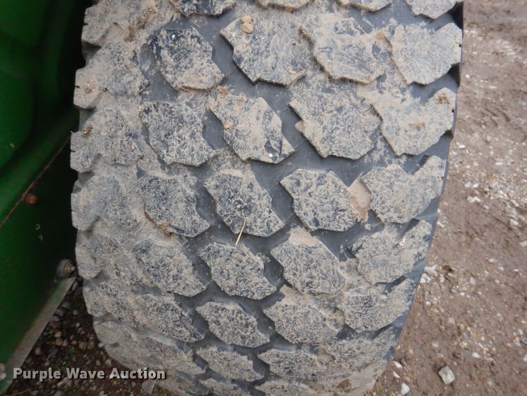 image for item KN9859 John Deere 950  MFWD tractor