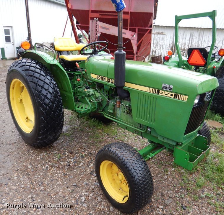image for item KN9860 John Deere 950  tractor
