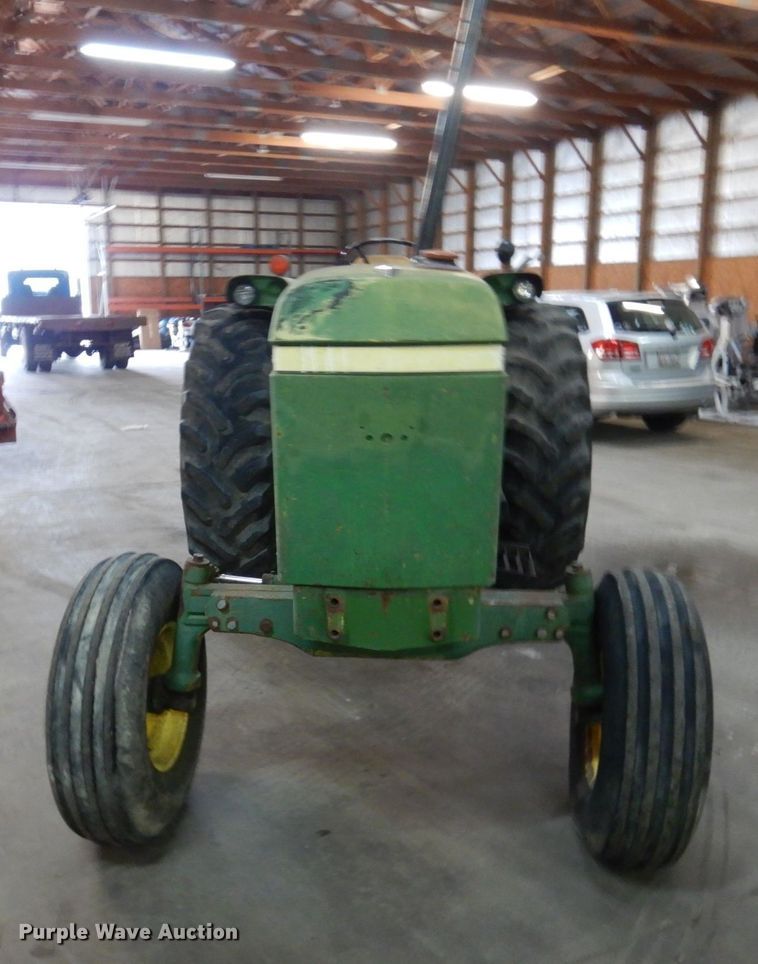 image for item KR9295 1980 John Deere 2940  tractor