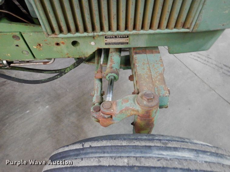 image for item KR9295 1980 John Deere 2940  tractor