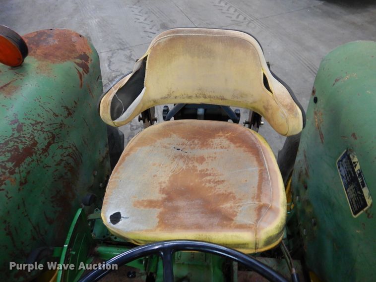 image for item KR9295 1980 John Deere 2940  tractor