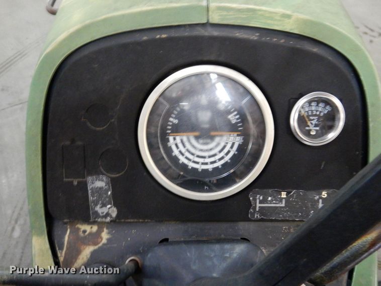 image for item KR9295 1980 John Deere 2940  tractor