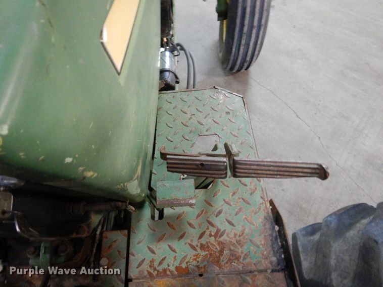 image for item KR9295 1980 John Deere 2940  tractor