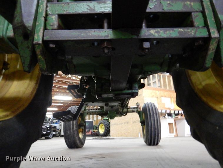 image for item KR9295 1980 John Deere 2940  tractor