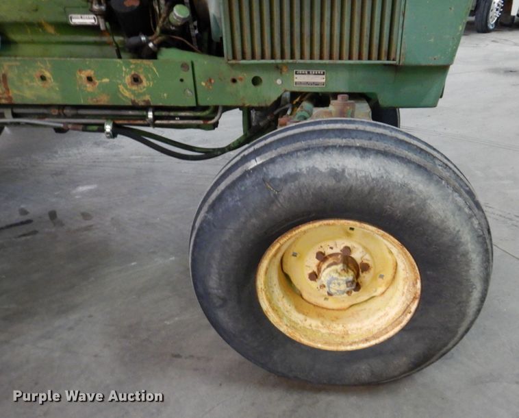 image for item KR9295 1980 John Deere 2940  tractor