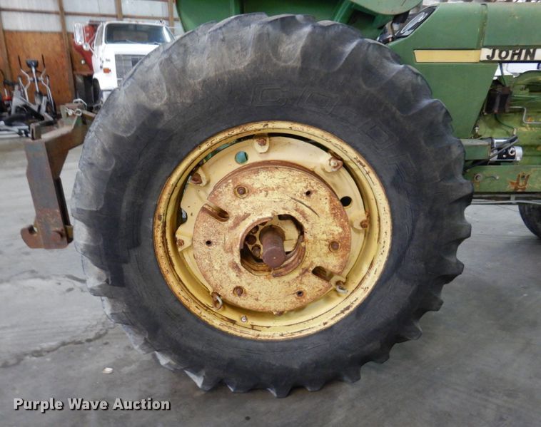 image for item KR9295 1980 John Deere 2940  tractor