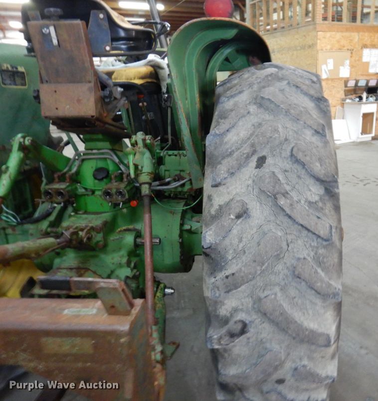 image for item KR9295 1980 John Deere 2940  tractor