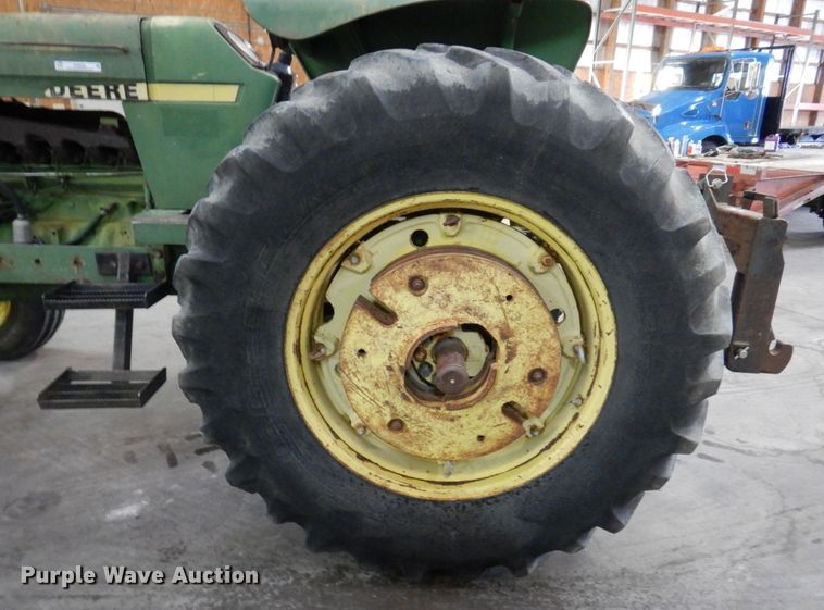 image for item KR9295 1980 John Deere 2940  tractor